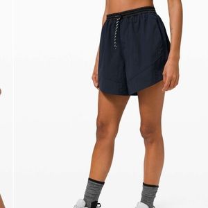 Lululemon Evergreen Short True Navy / Black